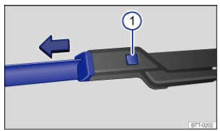 Fig. 242 Remplacement des balais d'essuie-glace avant