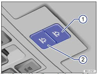 Fig. 44 Dans le ciel de pavillon : touches de commande du store pare-soleil